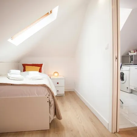 155 - Amalia In Santos *