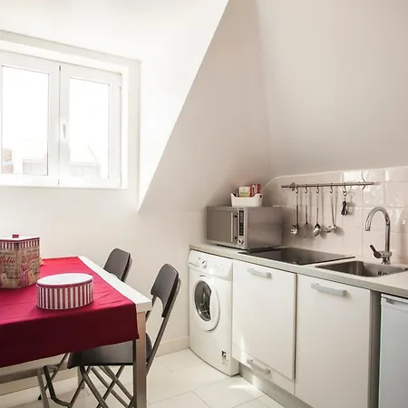 155 - Amalia In Santos Lisbon