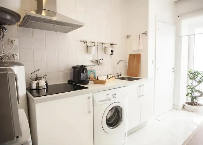 155 - Amalia In Santos * Lisboa