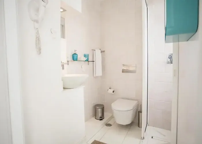 155 - Amalia In Santos *