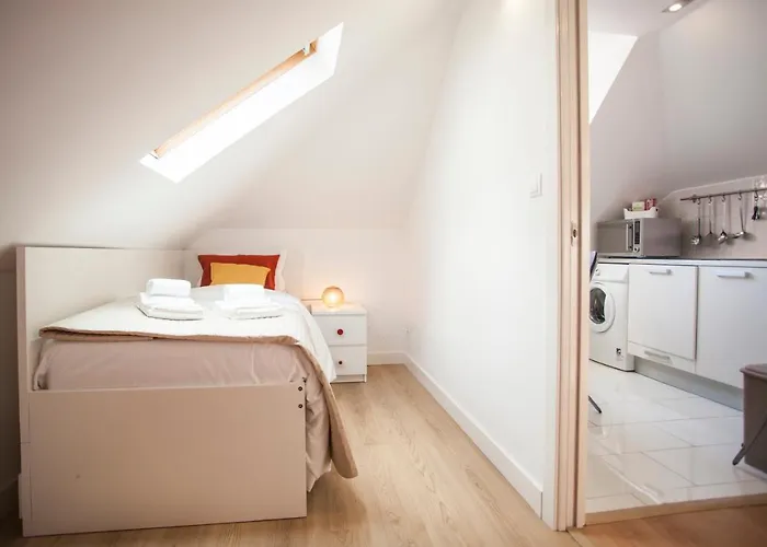 155 - Amalia In Santos *