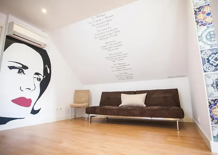 155 - Amalia In Santos * Lisboa