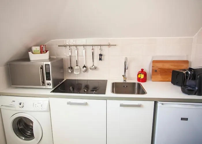 155 - Amalia In Santos