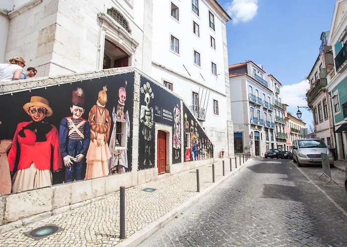 155 - Amalia In Santos Lisboa