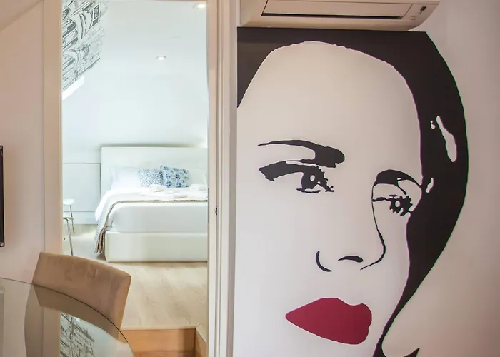 155 - Amalia In Santos * Lisboa