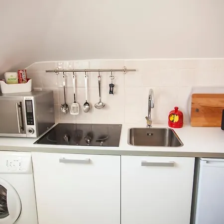 155 - Amalia In Santos