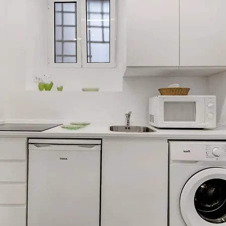 155 - Amalia In Santos Apartment