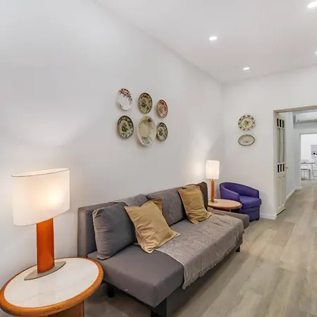 155 - Amalia In Santos * Lissabon