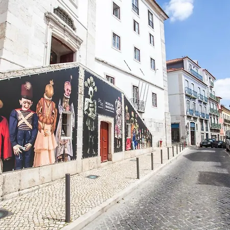 155 - Amalia In Santos Lissabon